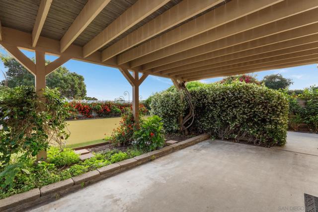 1745 Tamarack Ave, Carlsbad CA: https://media.crmls.org/mediaz/c5aa053c-ac65-4174-8817-fc95359a1c72.jpg