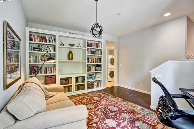 140 Selby Ln, Livermore CA: https://media.crmls.org/mediaz/c5aa1122-9d72-4754-8a9c-0425e5c7082f.jpg