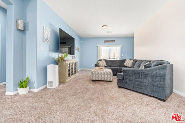 3605 Balvicar Drive, Bakersfield CA: https://media.crmls.org/mediaz/c5ab2be4-7b48-45e4-9bc0-c4efe7804c94.jpg
