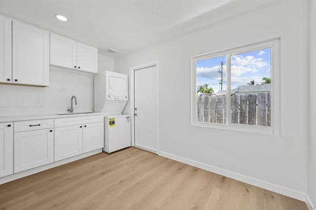 6979 81 Amherst, San Diego CA: https://media.crmls.org/mediaz/c5ab35b1-e124-4340-a703-2ba17ffec5cc.jpg
