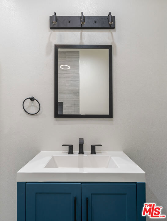 3216 W 30th Street, Los Angeles CA: https://media.crmls.org/mediaz/c5aba5f0-88b9-4be0-8128-6185500cbf0d.jpg