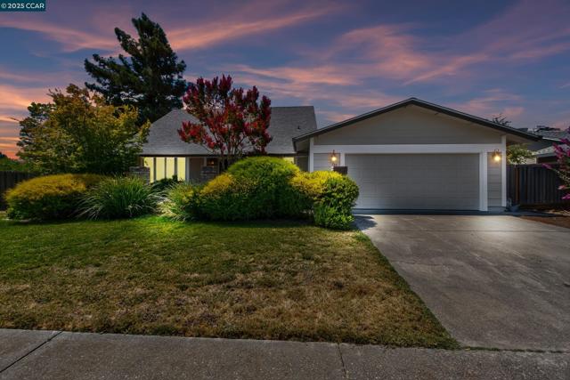 2173 Madrone Dr, Fairfield CA: https://media.crmls.org/mediaz/c5abe4ec-6cdb-4fb7-84b0-3745f91fbb64.jpg