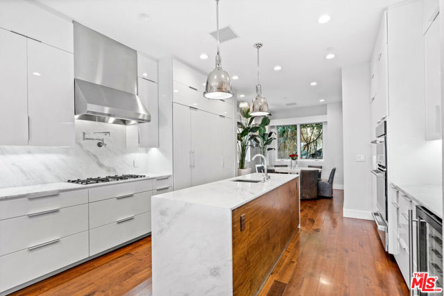 22065 Pacific Coast Highway, Malibu CA: https://media.crmls.org/mediaz/c5ac534c-9775-4bdd-bfcd-baab9c0f3aa0.jpg