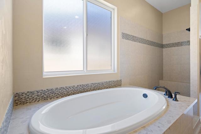 57816 Barristo Circle, La Quinta CA: https://media.crmls.org/mediaz/c5ac5b04-a91e-4748-87ee-949a9a32be7b.jpg