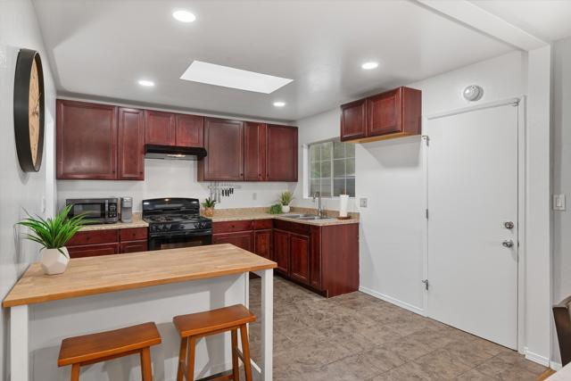 Detail Gallery Image 9 of 33 For 268 Sierra Way, Chula Vista,  CA 91911 - 3 Beds | 2 Baths