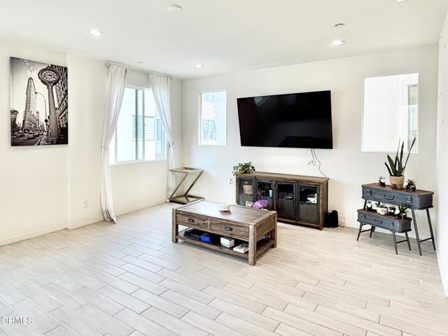 1105 Canal Street, Oxnard CA: https://media.crmls.org/mediaz/c5accdb3-bfb7-4c7d-bf18-ce11bcd81e11.jpg