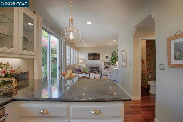 1409 Dumaine St, Concord CA: https://media.crmls.org/mediaz/c5ace971-52a5-4924-98eb-e3fdfebbae3b.jpg