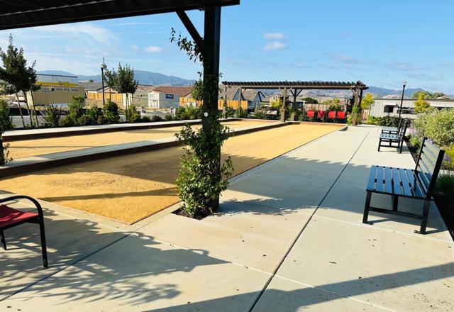 2051 White Oak Drive, Hollister CA: https://media.crmls.org/mediaz/c5ad0eef-73ad-4459-a32e-e80c311904f6.jpg
