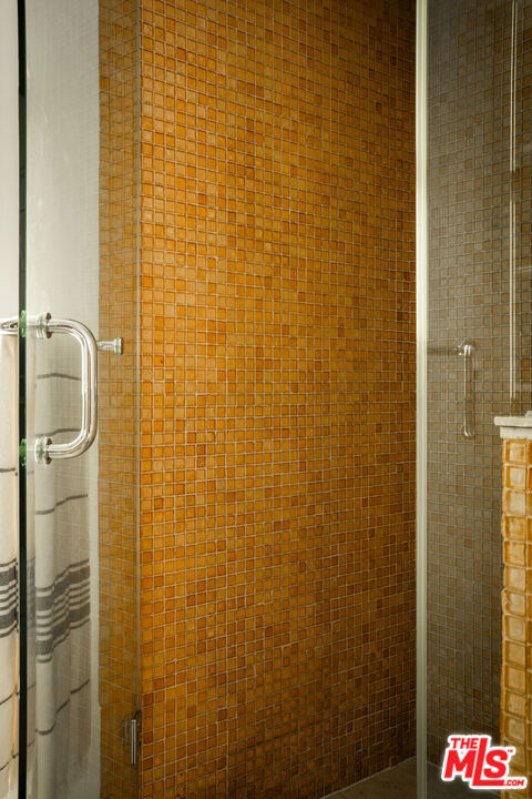 2220 Richland Avenue, Los Angeles CA: https://media.crmls.org/mediaz/c5ad147a-b157-4a1d-bb83-dfc28f7da60f.jpg