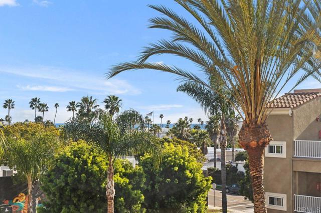 Detail Gallery Image 1 of 1 For 1100 Civic Center #C33,  Oceanside,  CA 92054 - 3 Beds | 2 Baths