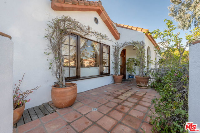 Image 3 for 8842 Cashio St, Los Angeles, CA 90035