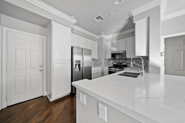 Detail Gallery Image 13 of 44 For 24731 Valleywalk St #6,  Murrieta,  CA 92562 - 3 Beds | 2/1 Baths