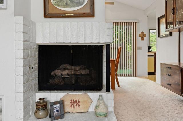 Detail Gallery Image 7 of 39 For 727 Nob Cir, Vista,  CA 92084 - 2 Beds | 2 Baths