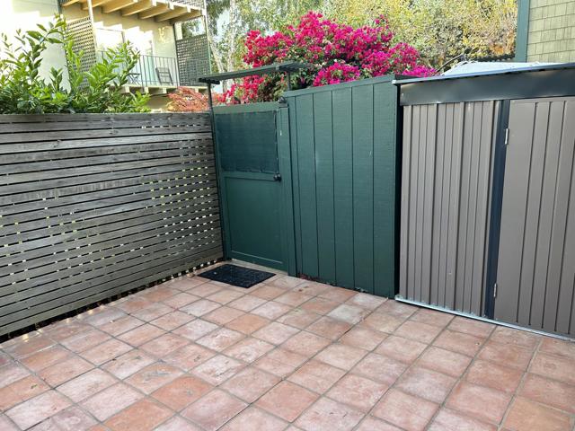 940 Peninsula Avenue, San Mateo CA: https://media.crmls.org/mediaz/c5aeaef7-f5b6-4044-a253-5251a16fb9f8.jpg