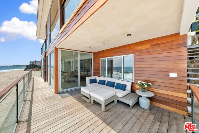 24928 Malibu Road, Malibu CA: https://media.crmls.org/mediaz/c5af0b0e-c5ce-4186-bb95-0ccd9db4dc9d.jpg