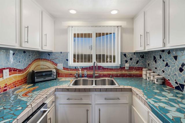 1502 Seacoast Drive, Imperial Beach CA: https://media.crmls.org/mediaz/c5af349f-6988-4461-a94f-04508b172f07.jpg
