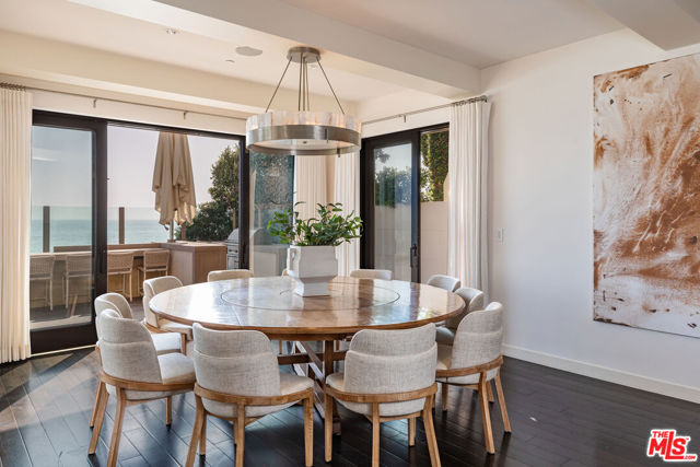 22368 Pacific Coast Highway, Malibu CA: https://media.crmls.org/mediaz/c5af38e1-0c2d-4981-ba8b-9c2287673b55.jpg