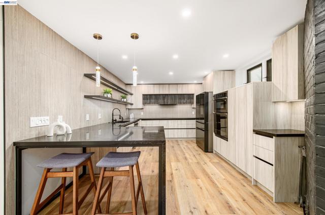 Image 34 of 49 For 4073 Stanley Blvd