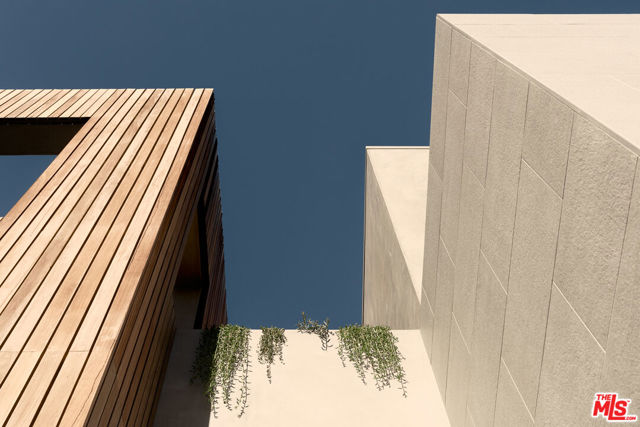 6671 Colgate Avenue, Los Angeles CA: https://media.crmls.org/mediaz/c5af5704-2f46-41eb-a276-5dd772b1a6d1.jpg
