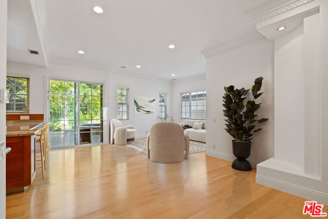 7412 Denrock Avenue, Los Angeles CA: https://media.crmls.org/mediaz/c5af8013-8871-4fe9-bed2-ea622016ca61.jpg