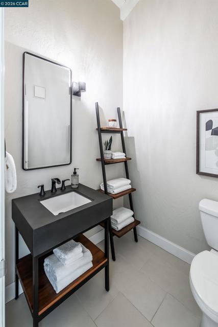 Image 16 of 52 For 1006 Howard Hills Rd