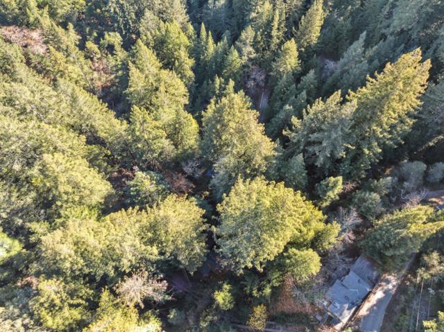 24140 Schulties Road, Los Gatos CA: https://media.crmls.org/mediaz/c5afacd6-54e2-4159-beb5-9784be9b1a68.jpg