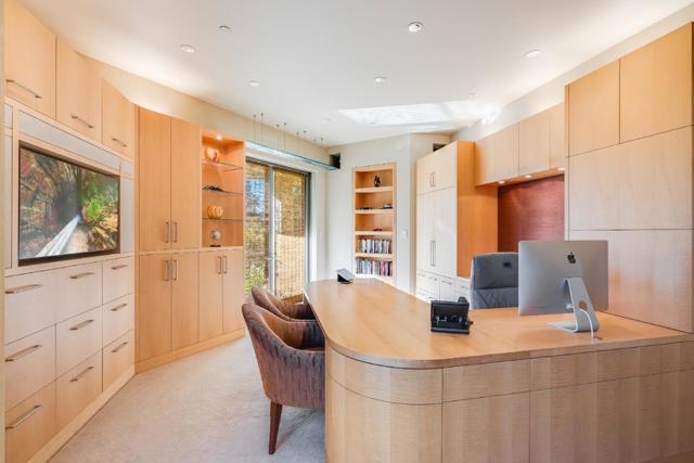 26140 Rancho Manuella Lane, Los Altos Hills CA: https://media.crmls.org/mediaz/c5b0a47d-aedf-4428-a35d-34a9a1b25f99.jpg