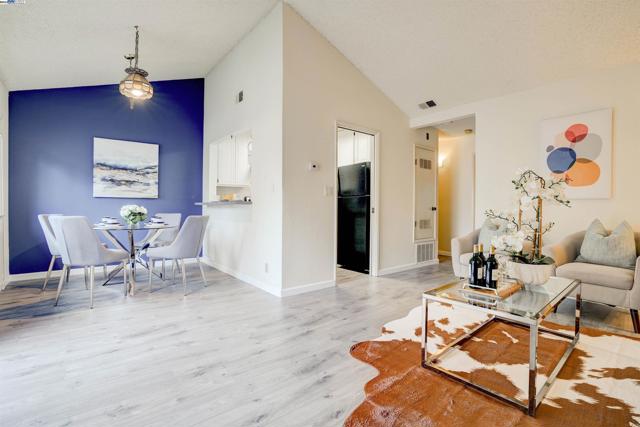 Image 4 of 50 For 6047 Joaquin Murieta Ave  F