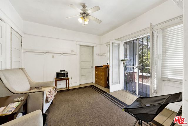1215 W 39th Place, Los Angeles CA: https://media.crmls.org/mediaz/c5b16026-318c-4ec6-b697-cd19900244ac.jpg