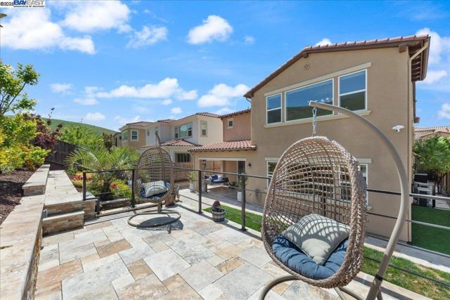 7259 Lembert Hills Dr, Dublin CA: https://media.crmls.org/mediaz/c5b16996-0434-40de-b04a-f1fcb2997b65.jpg