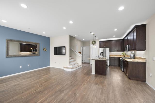1800 Saltaire Place, San Diego CA: https://media.crmls.org/mediaz/c5b22249-b819-4177-aacf-c53837f3c918.jpg