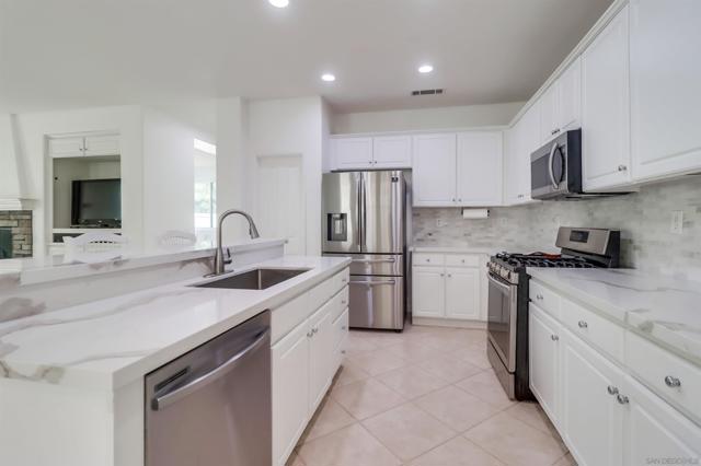 32411 Cassino Court, Temecula CA: https://media.crmls.org/mediaz/c5b30aa9-e292-4f22-a58f-b8f11f4eee75.jpg