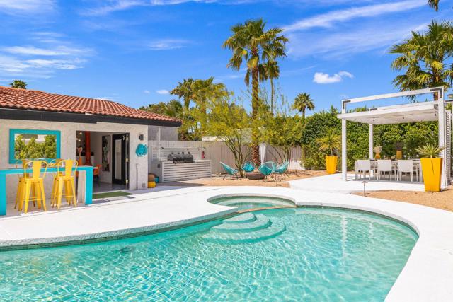 1862 N Nogales Way, Palm Springs CA: https://media.crmls.org/mediaz/c5b34be5-bff1-4c8c-be82-8d7e9fe49564.jpg