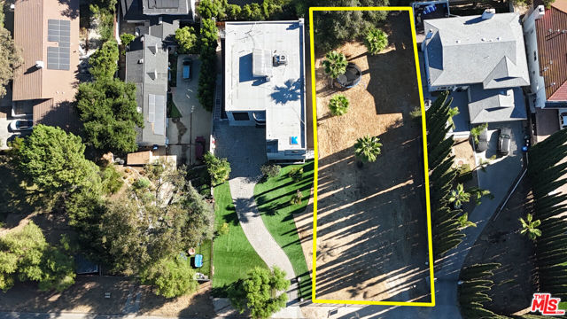 21323 Mulholland Drive, Woodland Hills CA: https://media.crmls.org/mediaz/c5b3b5bd-8252-405d-b77d-7ffdecd70f7f.jpg