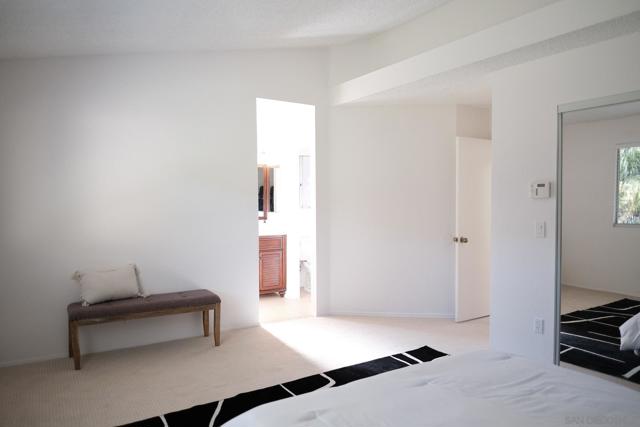 4835 Glenhaven Dr, Oceanside CA: https://media.crmls.org/mediaz/c5b3ecde-81b0-428c-8abe-0d977a6b5ddd.jpg