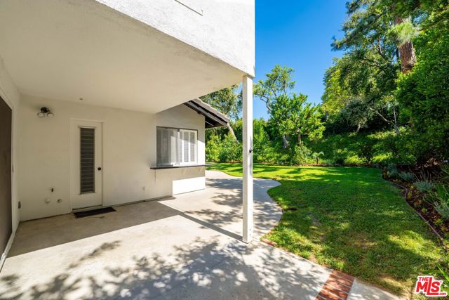 22619 Town Crier Road, Calabasas CA: https://media.crmls.org/mediaz/c5b3ffab-c0c8-47c3-8b49-1ee66fa23a31.jpg