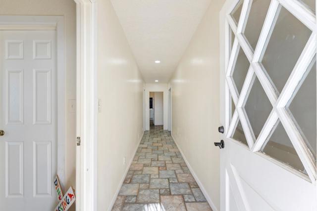 75760 Skyline Drive, Desert Hot Springs CA: https://media.crmls.org/mediaz/c5b46f8e-a325-4908-aba0-86239892f2fe.jpg