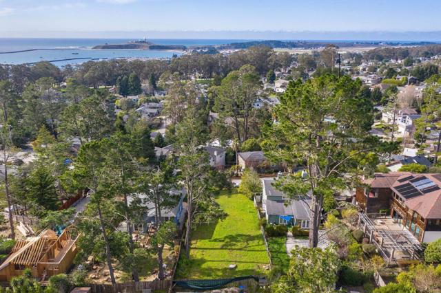 442 Ferdinand, El Granada CA: https://media.crmls.org/mediaz/c5b59fe7-6186-4c7f-9e85-4139c5626ad4.jpg