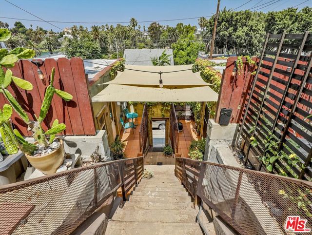 1016 Laguna Avenue, Los Angeles CA: https://media.crmls.org/mediaz/c5b66725-ae8f-440b-9fb4-fd91ac819348.jpg
