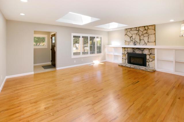 217 Valencia Avenue, Aptos CA: https://media.crmls.org/mediaz/c5b71ba5-b6d7-4d4a-9589-9bb1413b7efb.jpg