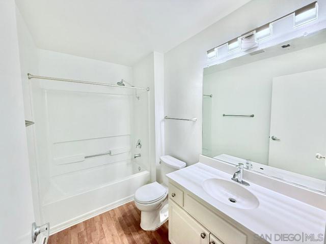 15040 Avenida Venusto, San Diego CA: https://media.crmls.org/mediaz/c5b73c74-25a0-4a37-bef1-e21c35be0c19.jpg
