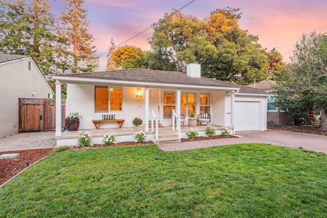916 Peggy Lane, Menlo Park CA: https://media.crmls.org/mediaz/c5b8a3c5-503a-45f3-b582-009dc5f3e8f2.jpg