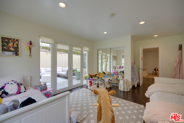 Image 26 of 41 For 2241 Beverly Drive