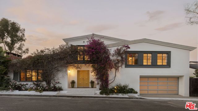 2500 Carman Crest Drive, Los Angeles CA: https://media.crmls.org/mediaz/c5b97d51-013a-44da-9891-e28ec9443697.jpg