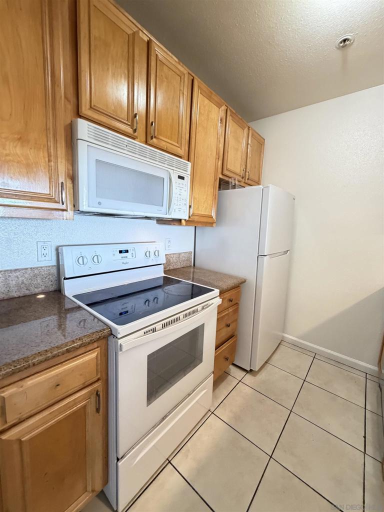 4041 Oakcrest Dr - photo 3