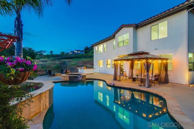 2482 San Clemente Ave, Vista CA: https://media.crmls.org/mediaz/c5ba414b-b8c6-4d87-b67d-da6574b0617c.jpg