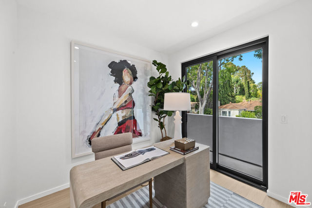 2631 Castle Heights Place, Los Angeles CA: https://media.crmls.org/mediaz/c5ba8f1d-1baa-443c-8084-cb48c97fafbb.jpg