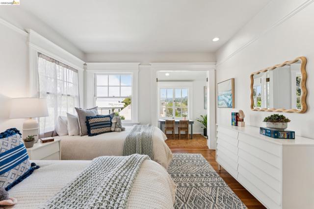 Image 39 of 60 For 2035 Francisco St