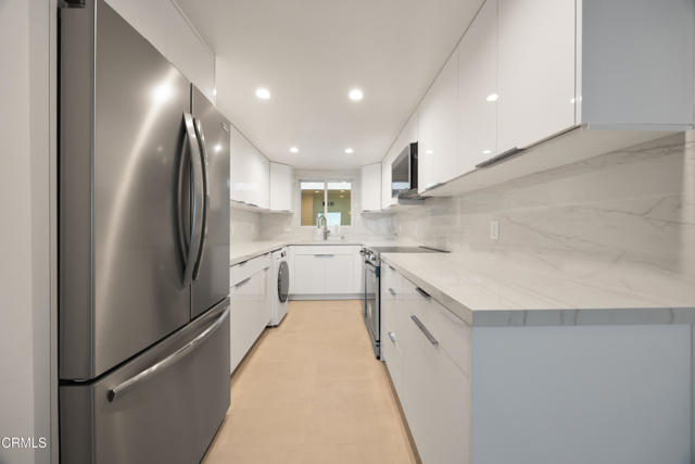 Detail Gallery Image 10 of 23 For 201 Calle Miramar #20,  Redondo Beach,  CA 90277 - 2 Beds | 2 Baths