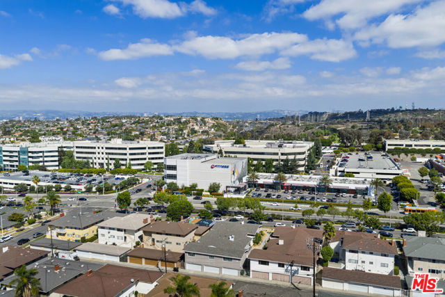 5040 W Slauson Avenue, Los Angeles CA: https://media.crmls.org/mediaz/c5bdd216-8c98-42f8-b96c-0f5343de473b.jpg